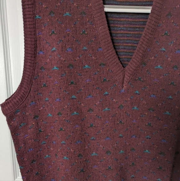 Men's Burgundy Knit Vest - Picture 1 of 7